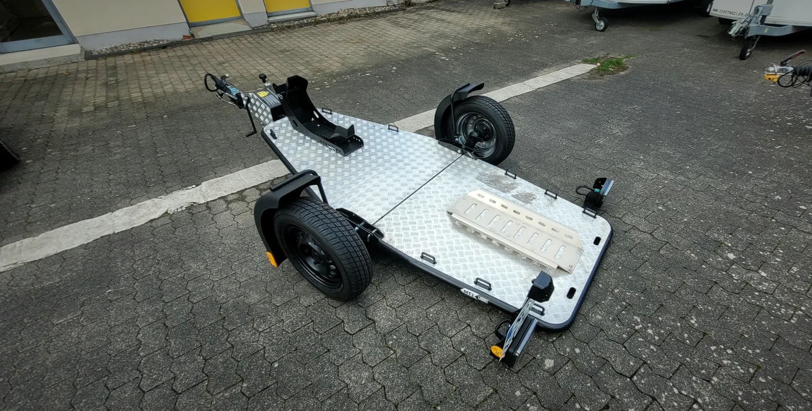 Absenk-Trailer 550kg – Foto 10